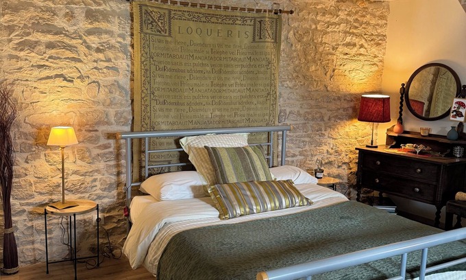 Nanteuil-en-Vallee Casa | Charming barn with WiFi in Nanteuil-en-Vallée