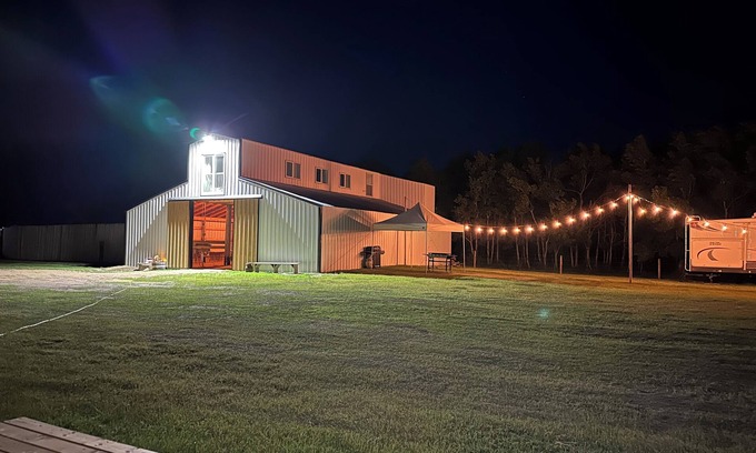 Qu'Appelle Casa | Charming barn loft on Qu'Appelle area farm with AC