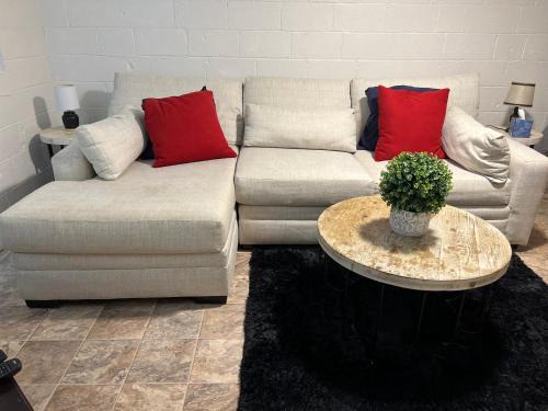 Alpharetta Casa | Charming Basement Studio Oasis!