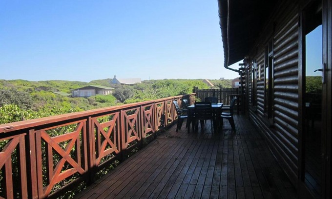 Cape Saint Francis Casa | CHARMING BEACH BUNGALOW