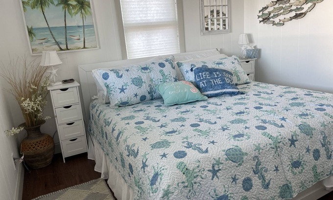Little Nahant Cabaña | Charming Beach Cottage