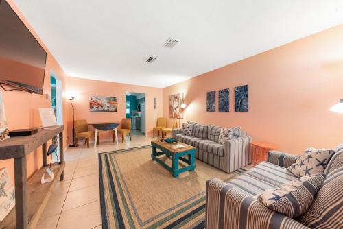 Indian Rocks Beach Apartamento | Charming Beach Villa B