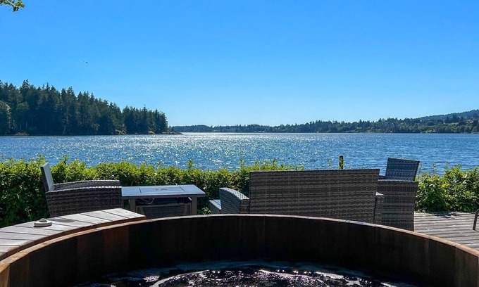 Sooke Cabaña | Charming Beachfront Cottage with Private Deck and Hot Tub--family/pet-friendly!