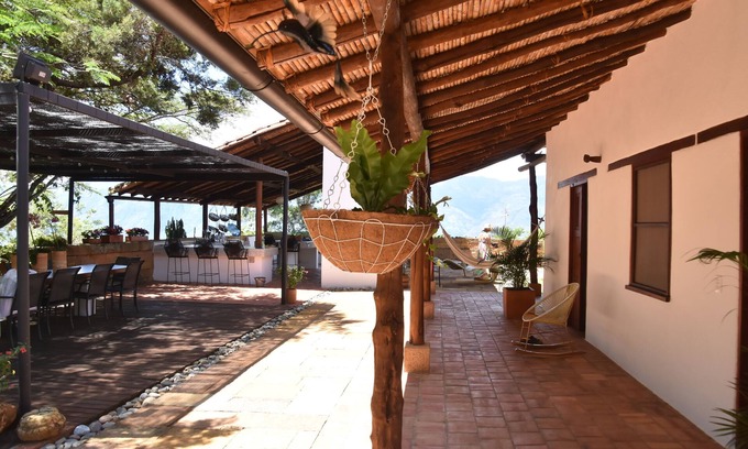 Barichara Cama Y Desayuno | Charming bed & breakfast with personal touch and an amazing view.