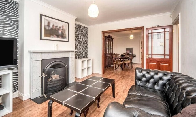 Bedford Casa | Charming Bedford Hideaway with FREE PARKING!