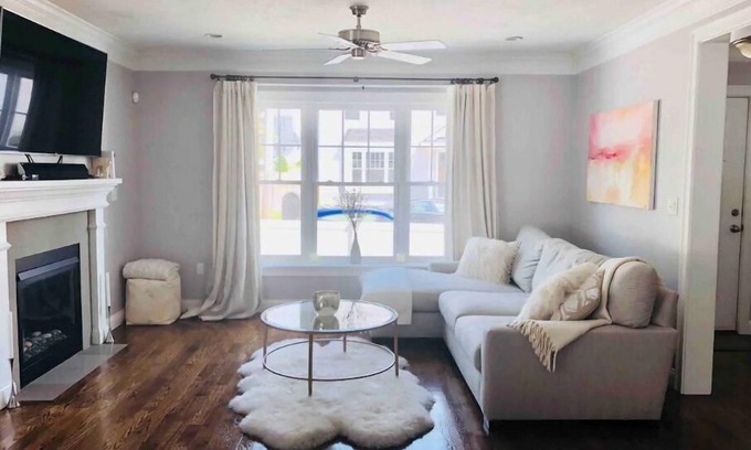 Lower Washington - Mount Hope Casa | Charming Boston Townhouse