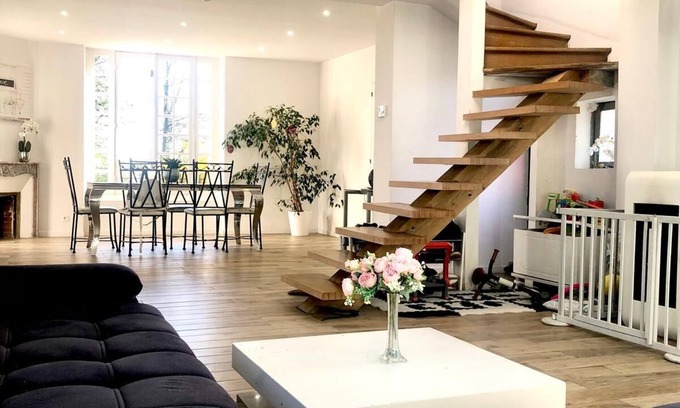 Jouy-sur-Morin Casa | 🏡 Charming Bourgeois House – 1h from Paris – 12 Guests – Large Garden