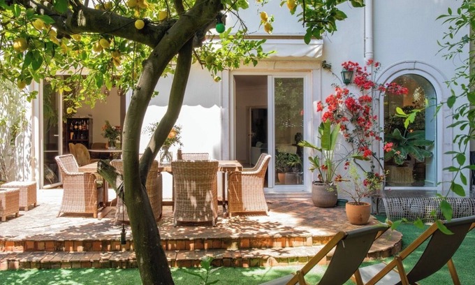 Merces Casa | Charming bourgeois house with garden in the heart of Lisbon - sleeps 8