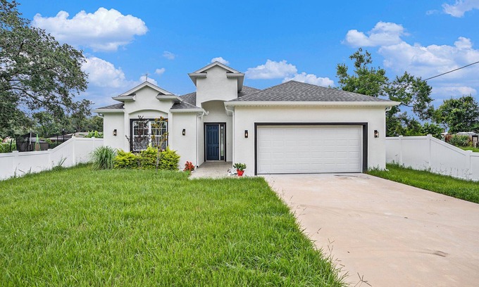 Greater Palm River Point CDC Casa | Charming Brand New 3-bedroom house with WiFi and AC in lovely Tampa