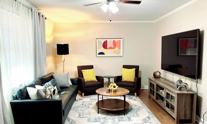 Florence Casa | Charming Brand NEW 3B/2bathroom house closed by to all shopping and MUSC