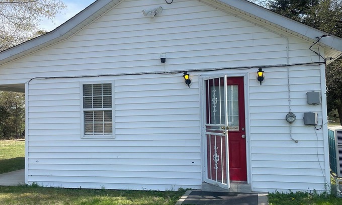 Brandywine Cabaña | Charming Brandywine Tiny Home – Work, Relax, Retreat,Host Small Gatherings