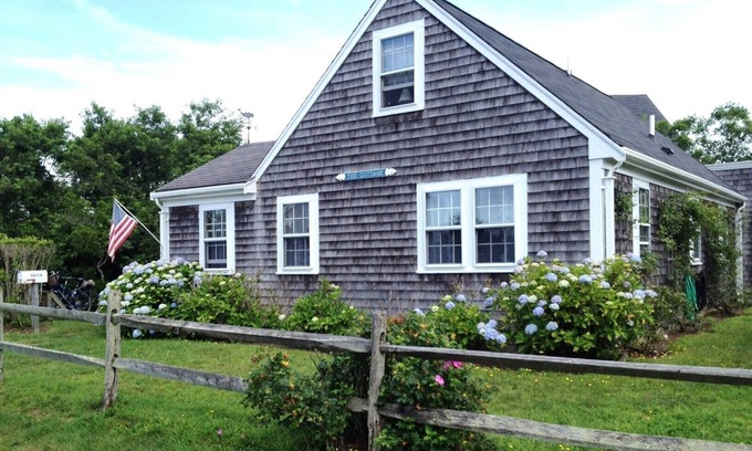 Brant Point Cabaña | Maravillosa Brant Point 2 BR Cottage - Capacidad para 6! ¡No se necesita coche! Ideal para bodas