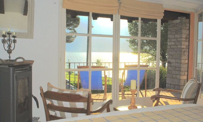 Gambarogno Apartamento | Charming & Bright Lago Maggiore Lakefront Studio