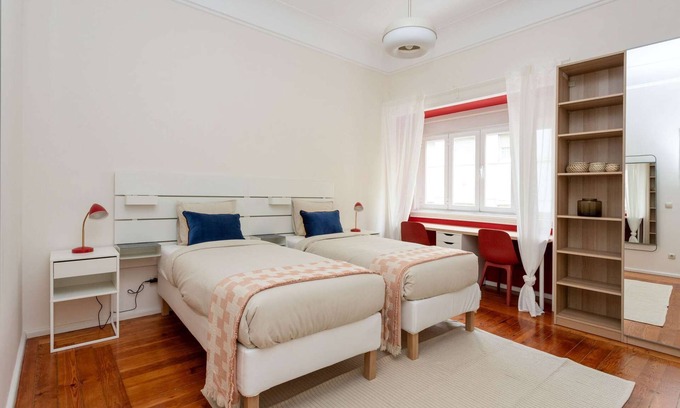 Alto do Pina Apartamento | Charming Bright Room | Shared Apartment