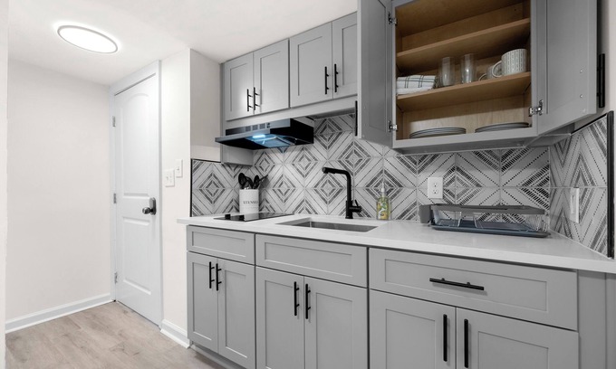 Lindridge-Martin Manor Casa | Charming Buckhead Studio Basement Apt with Private Entry