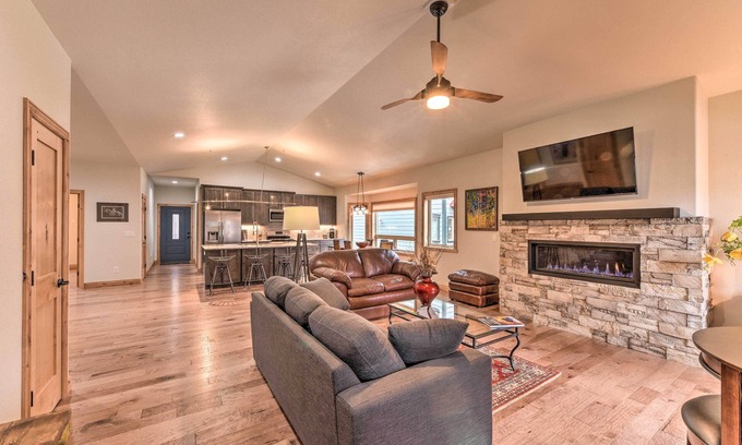 Buena Vista Casa | Buena Vista Home w / Central AC, 1 cuadra de Main St