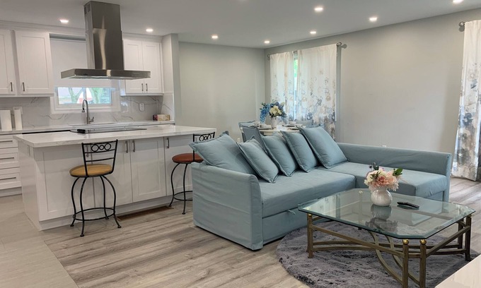 Chippawa Casa | Charming bungalow Retreat in Chippawa Niagara Fall