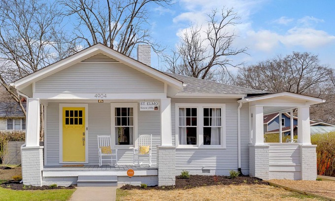 St. Elmo Improvement League Casa | Charming bungalow in Chattanooga, Tennessee