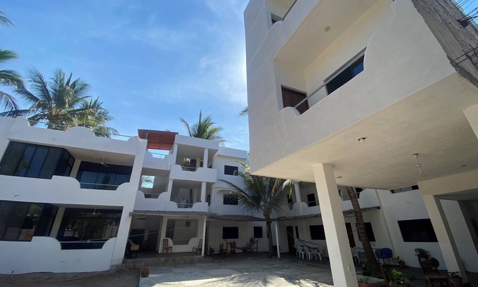 Los Ayala Casa | Charming bungalow in Los Ayala with AC, kitchen and 2 blocks from beach area