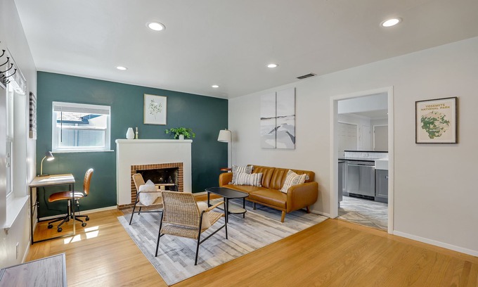 Southeastern Sacramento Casa | Charming Bungalow in Quiet Tahoe Park Neighborhood