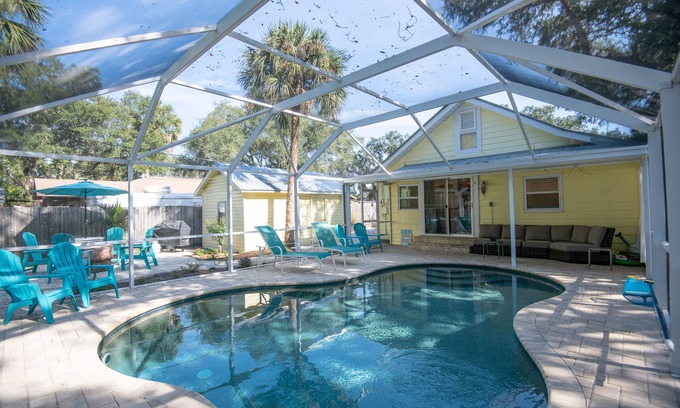 Gulfport Casa | Casa con estilo con piscina privada cerrada - Cerca del corazón del histórico Gulfport