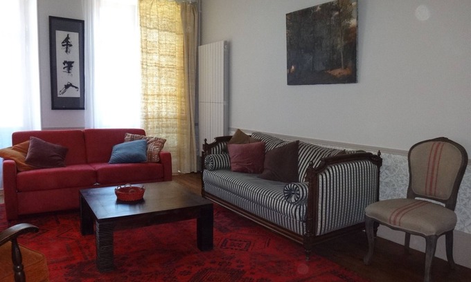 La Charite-sur-Loire Apartamento | Encantadora casa de campo - distrito histórico y borde del Loira (4/5 personas)
