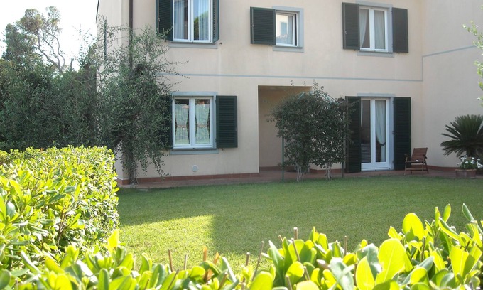 Quercianella Casa | Encantadora casa de campo a 100 metros del mar, zona tranquila.