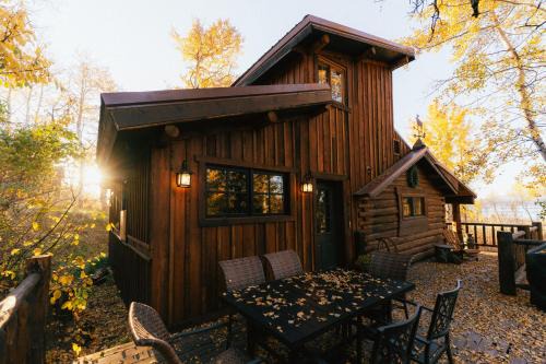 Island Park Casa | Charming Cabin, 20 Min To Yellowstone, Lake Views