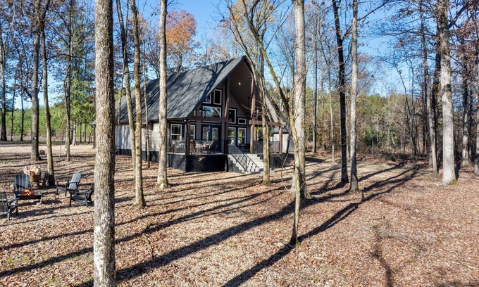Gillham Cabina | Charming cabin, Float On Inn, on the banks of the beautiful Cossatot River.