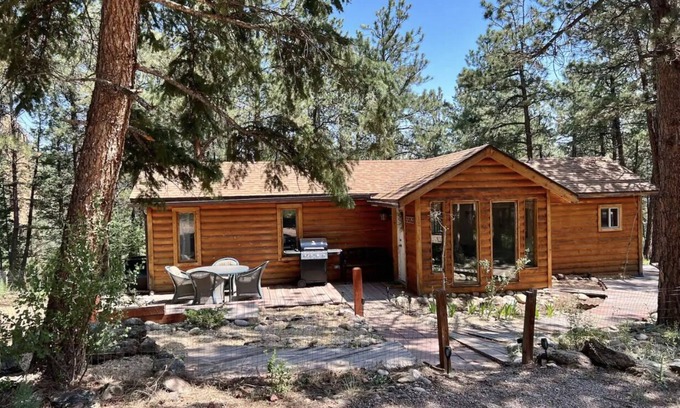 Pine Cabina | Charming Cabin on Dream Property