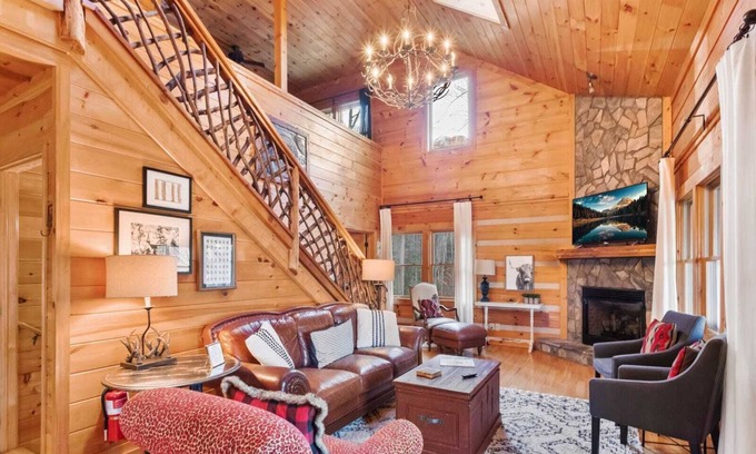 Boone Cabina | Charming Cabin w/ Privacy & Near Attractions