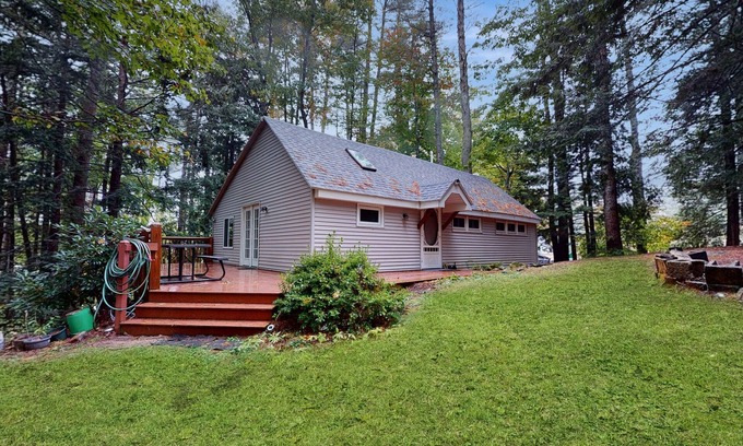 Monmouth Casa | Charming Cabin with Serene Woodland Views and Modern Comforts