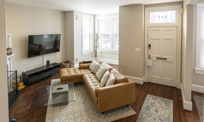Stanton Park Casa | Charming Capitol Hill, US Senate-4 blks, Union Station-2 blks