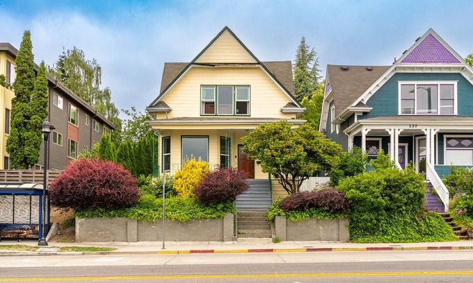 Miller Park Casa | Charming Capitol Hill Craftsman