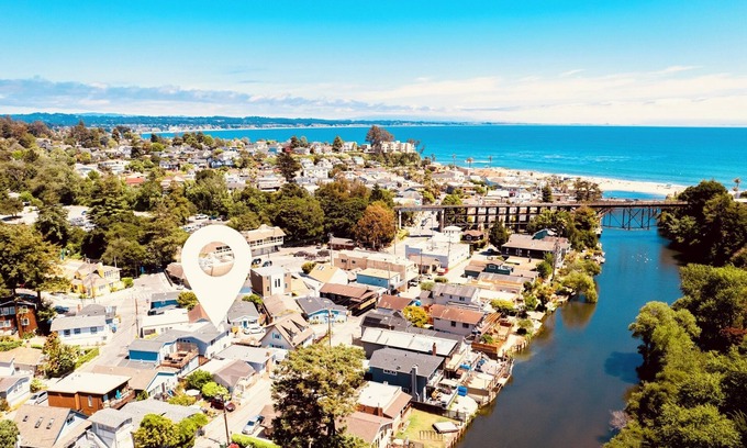 Capitola Casa | Charming Capitola Village Home