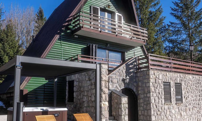 Mrkopalj Chalet De Esquí | Charming Casa Natura with Hot Tub and Sauna