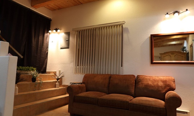 Seton Village Apartamento | Charming Casita in Seton Village