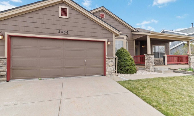 Castle Rock Casa | Charming Castle Rock 3BR 3BTH Ranch Style House Ideal for Longer Stays.
