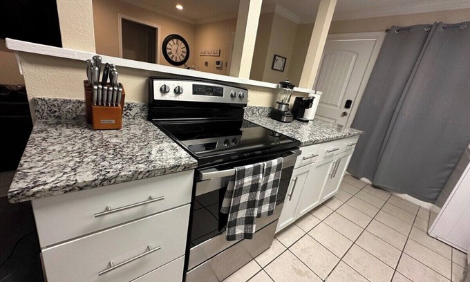 Midland Casa | Charming Cedar 3-bedroom house with AC in Midland