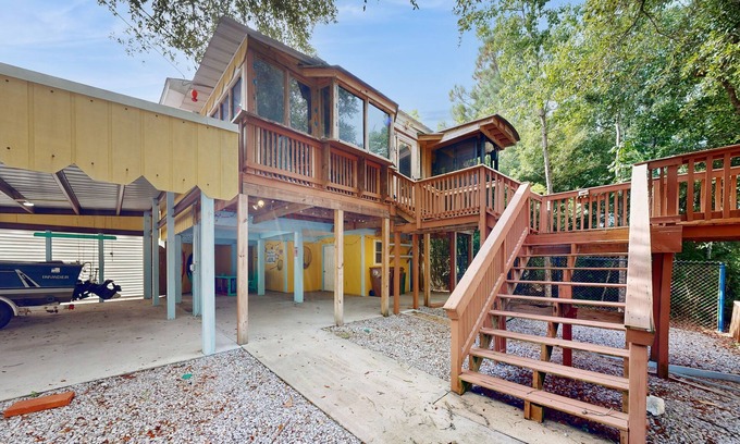 Pass Christian Casa | Charming centrally located fish camp w/ dock and outside area