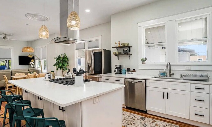 North Hyde Park Casa | Charming centrally located 3bed 2bath