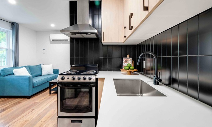 South London Apartamento | Charming Century 1-Bedroom Apartment; Steps to Downtown