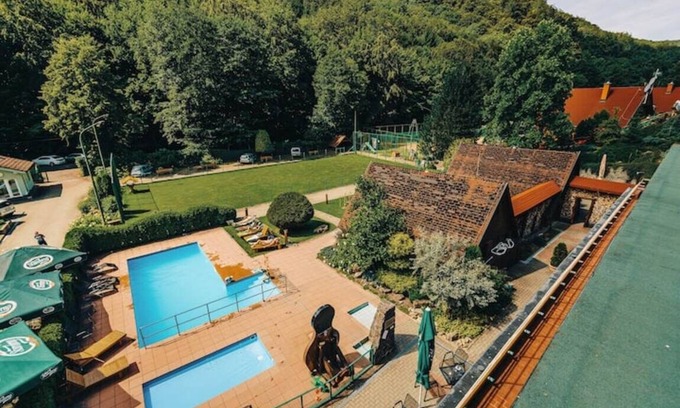 Zvolen Chalet De Esquí | Charming chalet for 8 people, 3BD, 2BT, kitchen