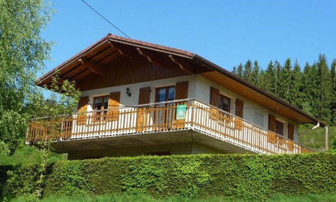 Rochesson Cabaña | Chalet acogedor con chimenea, wifi, cerca de Gérardmer, admite mascotas y equipado para bebés