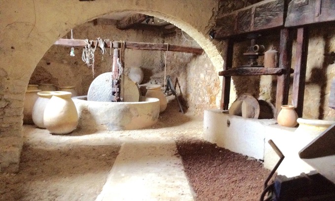 La Gaude Casa | Casa de personajes, antiguo monasterio, un remanso de paz entre naranjos ...