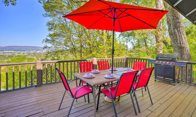 Missionary Ridge Casa | Charming Chattanooga Home w/ Downtown Views!