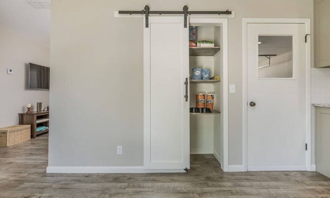 Dumas Casa | Charming Chelsea