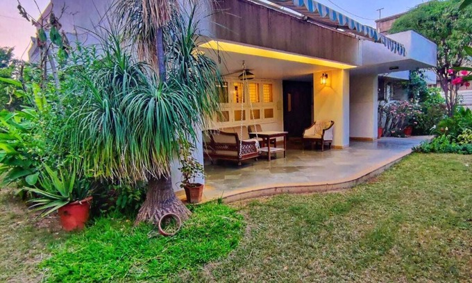 Ahmedabad Casa | Charming City Center Villa / King Size Beds / Spacious Garden / NRI Friendly