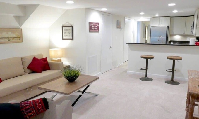 Lanier Heights Apartamento | Encantadora ciudad centrada ~ ¡Camina al zoológico!