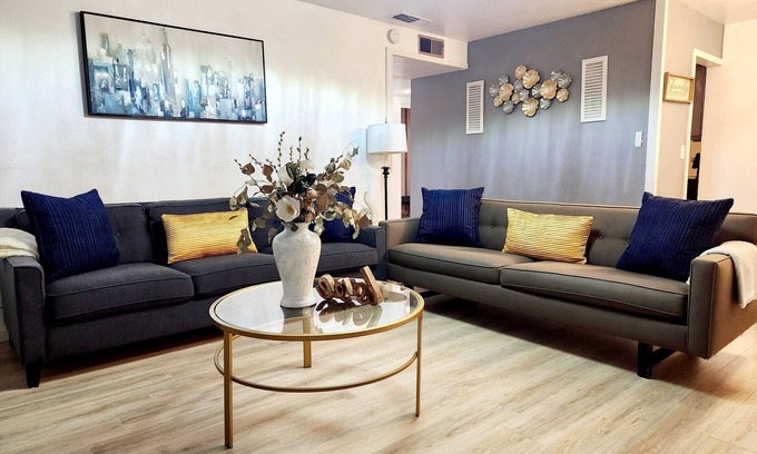 Yuba City Casa | Charming Clara